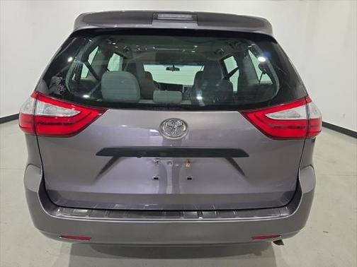 2015 Toyota Sienna L