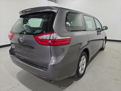 2015 Toyota Sienna L