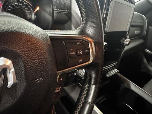 Diamond Black Crystal Pearlcoat 2022 RAM 1500 Rebel