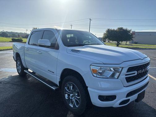 Bright White Clearcoat 2022 RAM 1500 Big Horn/Lone Star