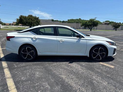 White 2024 Nissan Altima SR Intelligent AWD