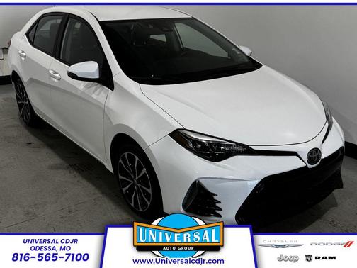 Super White 2017 Toyota Corolla SE