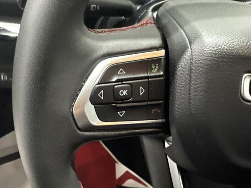 Diamond Black Crystal Pearlcoat 2025 Jeep Compass Trailhawk