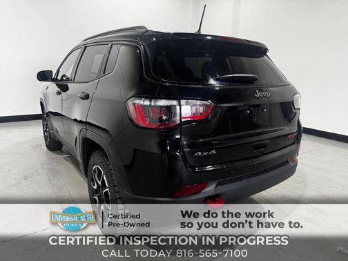 Diamond Black Crystal Pearlcoat 2025 Jeep Compass Trailhawk