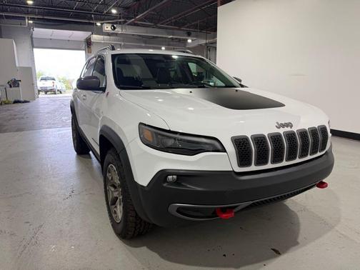 Bright White Clearcoat 2020 Jeep Cherokee Trailhawk