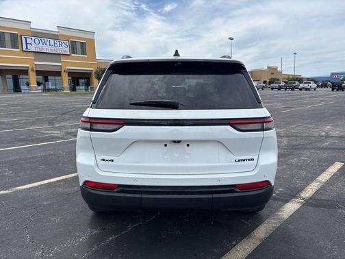 Bright White Clearcoat 2024 Jeep Grand Cherokee Limited