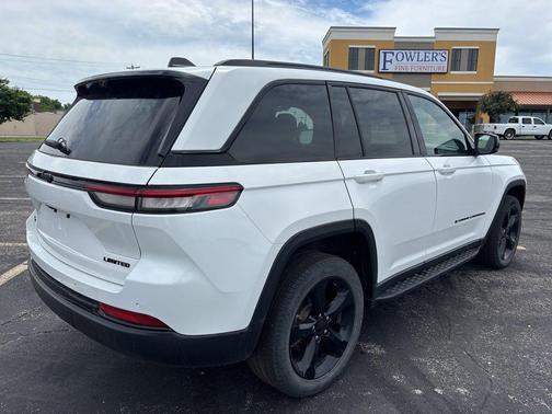 Bright White Clearcoat 2024 Jeep Grand Cherokee Limited