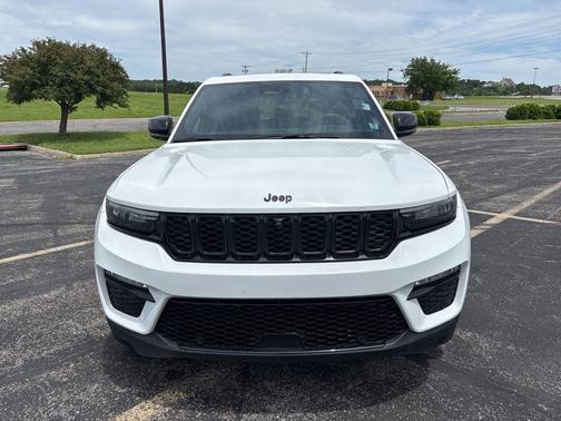 Bright White Clearcoat 2024 Jeep Grand Cherokee Limited