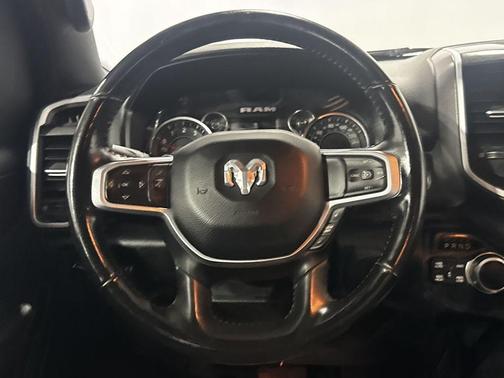 Diamond Black Crystal Pearlcoat 2021 RAM 1500 Big Horn/Lone Star