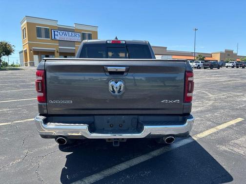 Granite Crystal Metallic Clearcoat 2019 RAM 1500 Laramie