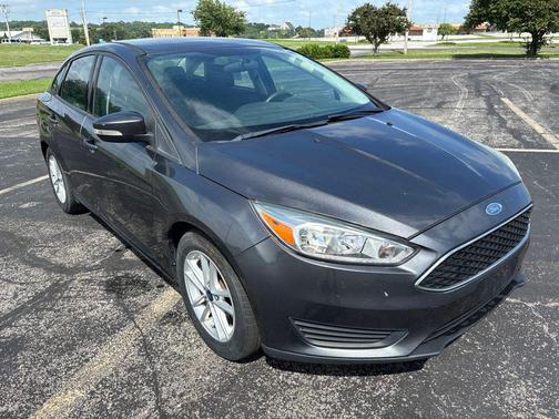 Magnetic 2016 Ford Focus SE