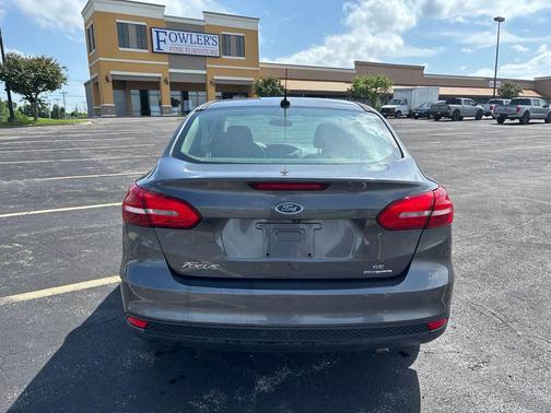 Magnetic 2016 Ford Focus SE