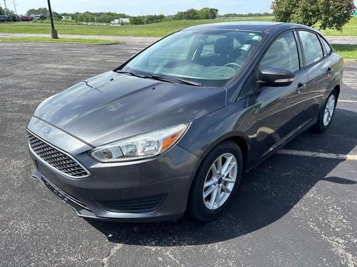 Magnetic 2016 Ford Focus SE
