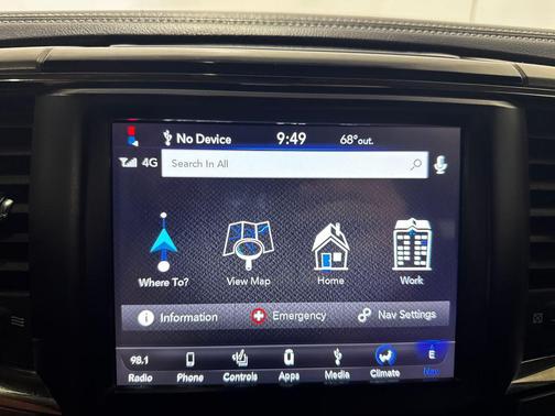 Granite Crystal Metallic Clearcoat 2018 RAM 1500 Sport