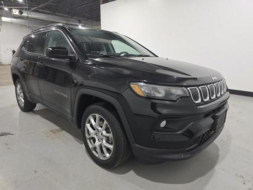 2022 Jeep Compass Latitude Lux