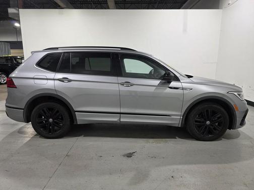 2022 Volkswagen Tiguan 2.0T SE R-Line Black 4MOTION