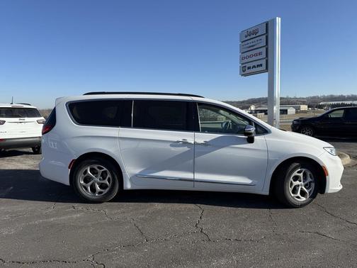 2023 Chrysler Pacifica Limited
