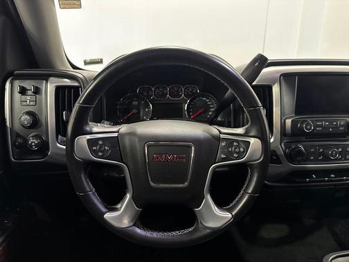 Red 2018 GMC Sierra 1500 SLE