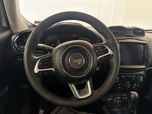 Alpine White Clearcoat 2023 Jeep Renegade Altitude