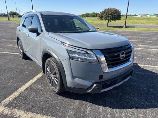 2023 Nissan Pathfinder SL 4WD