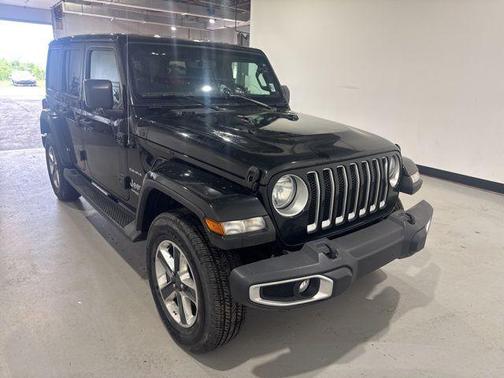 Black Clearcoat 2019 Jeep Wrangler Unlimited Sahara