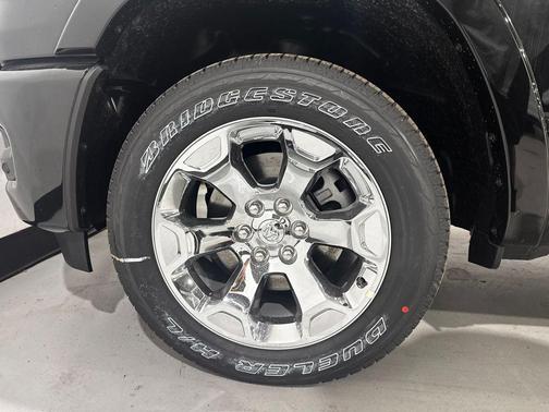 Diamond Black Crystal Pearlcoat 2026 RAM 1500 Big Horn/Lone Star