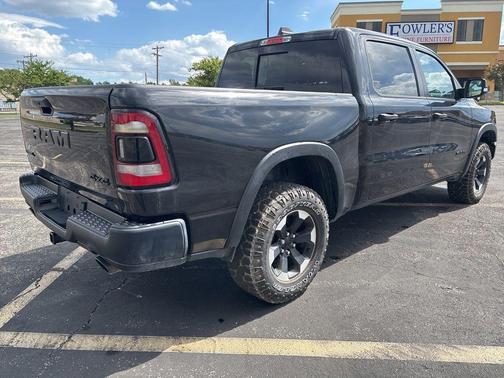 Diamond Black Crystal Pearlcoat 2022 RAM 1500 Rebel