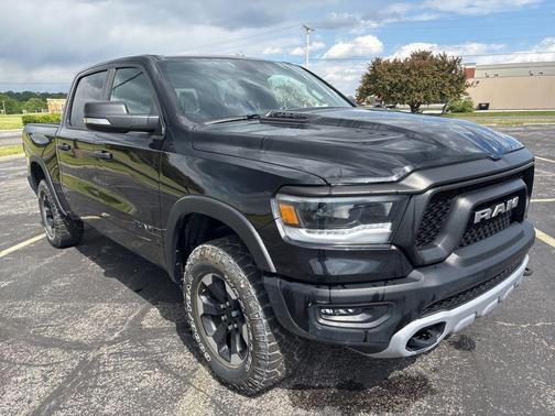 Diamond Black Crystal Pearlcoat 2022 RAM 1500 Rebel