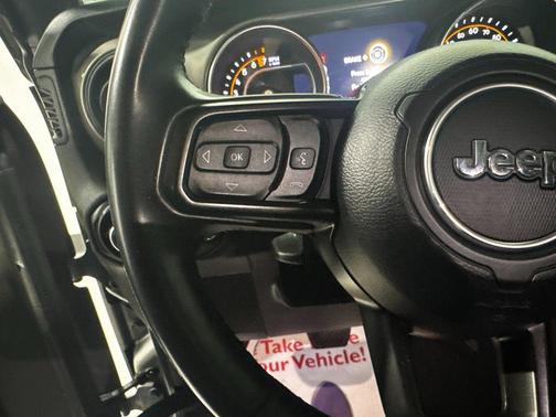 2021 Jeep Gladiator Willys 4x4