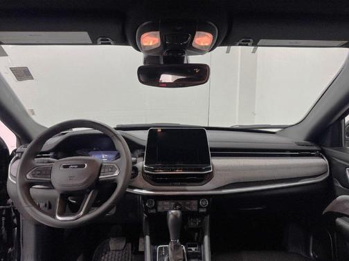 Diamond Black Crystal Pearlcoat 2025 Jeep Compass Latitude