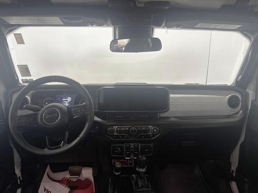 Bright White Clearcoat 2025 Jeep Wrangler Willys