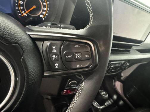 Bright White Clearcoat 2025 Jeep Wrangler Willys