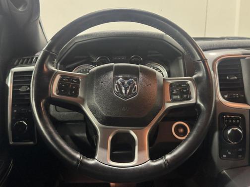 Diamond Black Crystal Pearlcoat 2022 RAM 1500 Classic SLT