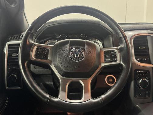 Diamond Black Crystal Pearlcoat 2022 RAM 1500 Classic SLT