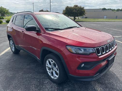 Red Hot Pearlcoat 2025 Jeep Compass Latitude