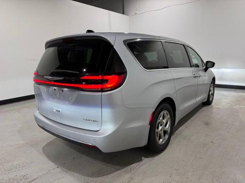 2024 Chrysler Pacifica Limited