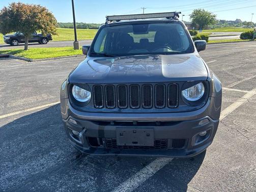 Granite Crystal Metallic Clearcoat 2017 Jeep Renegade Latitude