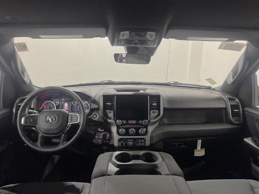 Diamond Black Crystal Pearlcoat 2027 RAM 1500 Tradesman
