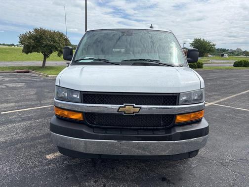 Summit White 2025 Chevrolet Express 3500 RWD 3500 Extended Wheelbase LT