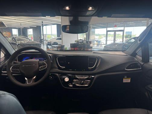 Pr6 2027 Chrysler Pacifica L