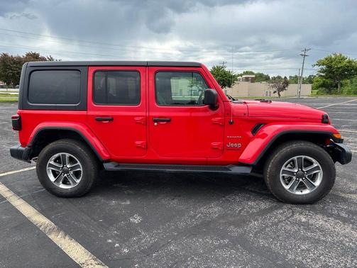 Firecracker Red Clearcoat 2023 Jeep Wrangler 4-Door Sahara