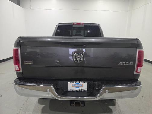 2018 RAM 2500 Laramie Crew Cab 4x4 6'4' Box