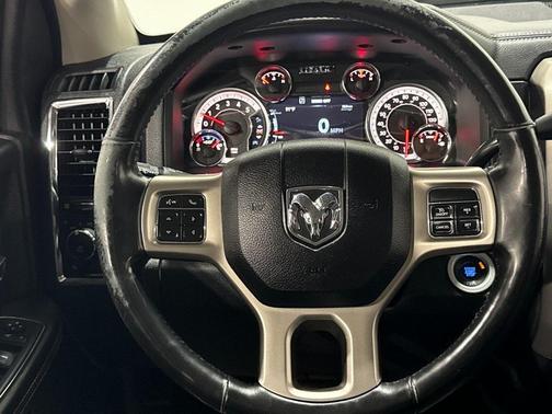 2018 RAM 2500 Laramie Crew Cab 4x4 6'4' Box