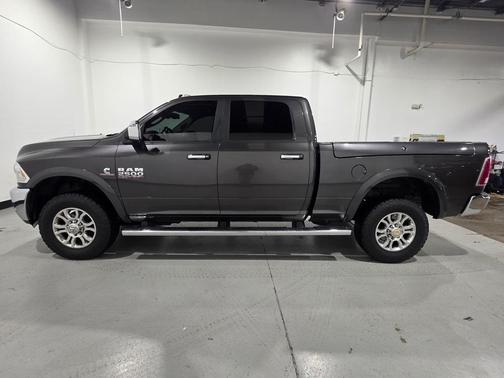 2018 RAM 2500 Laramie Crew Cab 4x4 6'4' Box