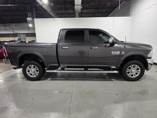 2018 RAM 2500 Laramie Crew Cab 4x4 6'4' Box