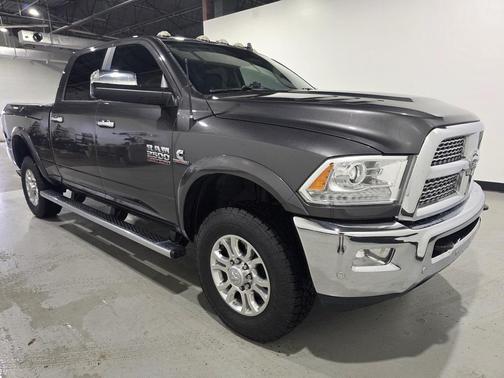 2018 RAM 2500 Laramie Crew Cab 4x4 6'4' Box