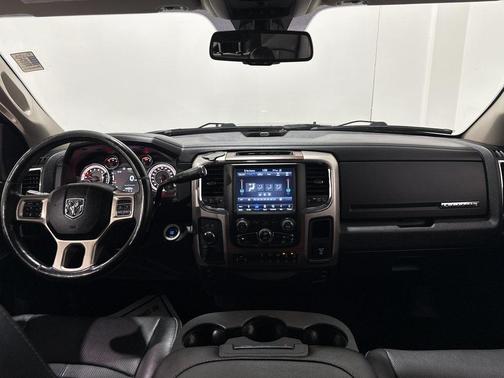 2018 RAM 2500 Laramie Crew Cab 4x4 6'4' Box