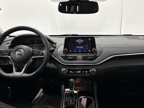 2020 Nissan Altima 2.5 SV