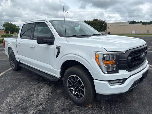 Oxford White 2023 Ford F-150 XLT