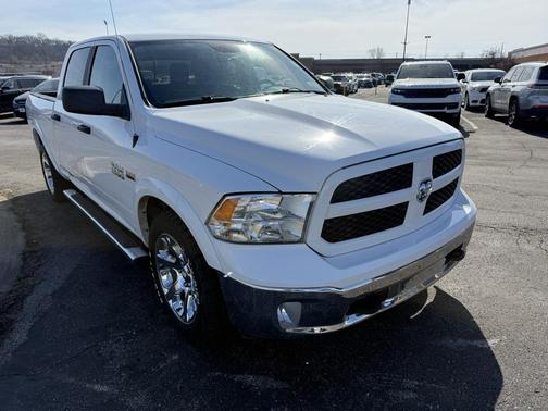 2017 RAM 1500 SLT